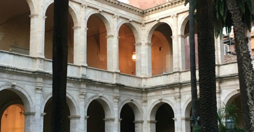 Giardino di Palazzo Venezia oasi verde al centro di Roma Giardino di Palazzo Venezia oasi verde al centro di Roma