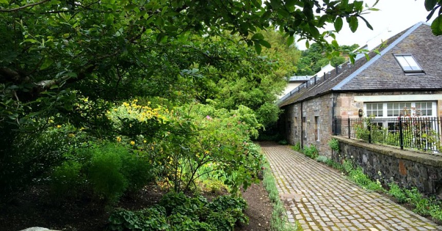 A Edimburgo trova pace nel giardino di Dunbar’s Close A Edimburgo trova pace nel giardino di Dunbar’s Close