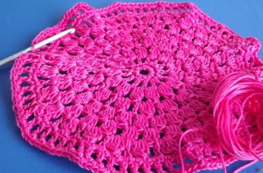 Cerchi fucsia e altri colori. Crochet relax.