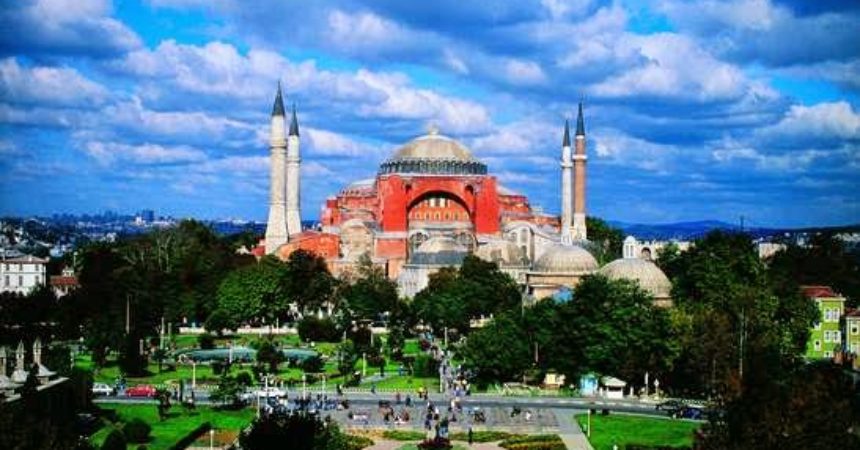 Turisti ad Istanbul con la Museum Pass Istanbul Card