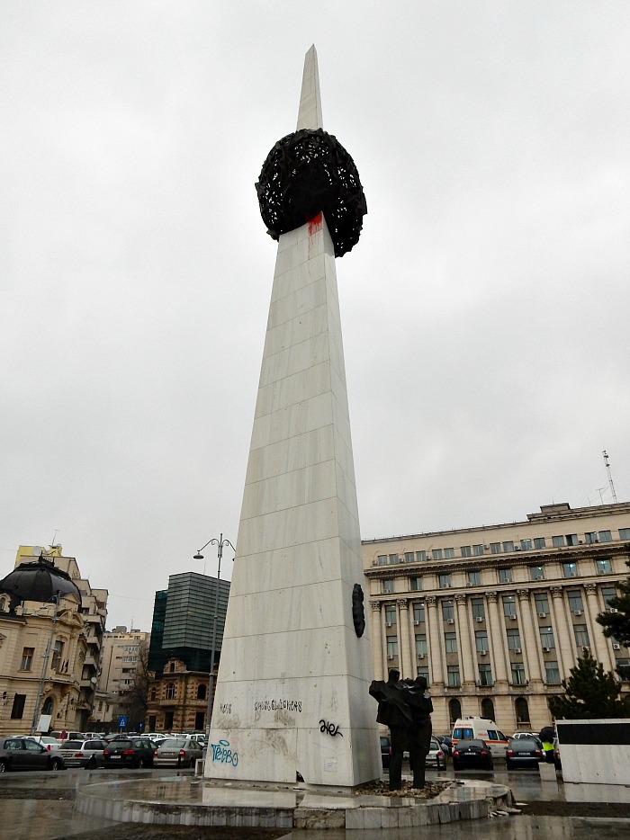 Bucarest - Monumento in memoria della rivoluzione rumena del 1989