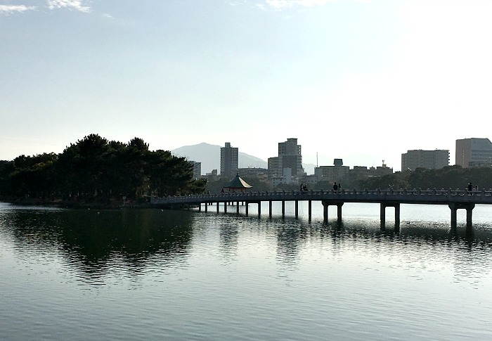 Il Parco ed il lago Ohori di Fukuoka - uno dei ponti che collegano la terraferma alle isole