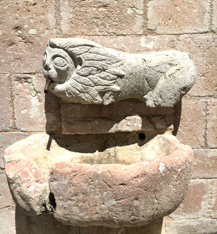 Cosa vedere a Leonessa: le fontane-leone della Porta Spoletina