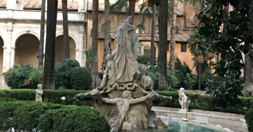 Giardino di Palazzo Venezia oasi verde al centro di Roma