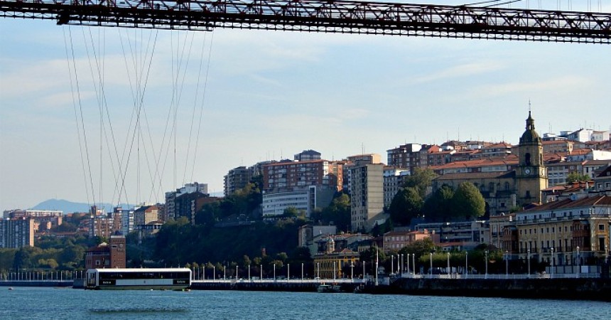 Ponte di Vizcaya un viaggio sull’acqua a Bilbao