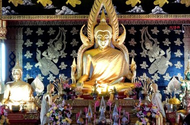 Come comportarsi nei templi buddisti thailandesi