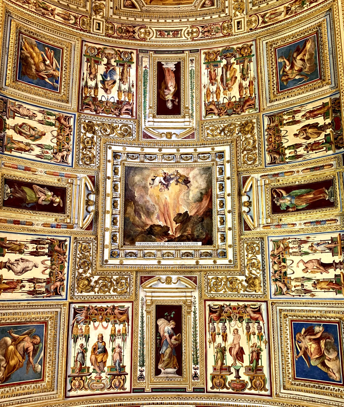 Come visitare i Musei Vaticani e la Sistina »