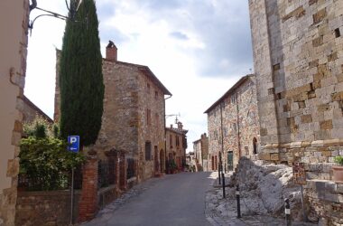 Visitare Montefollonico: un bel borgo toscano
