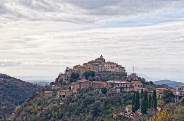 Cosa vedere a Cottanello: itinerario nel borgo e visita all’eremo di San Cataldo